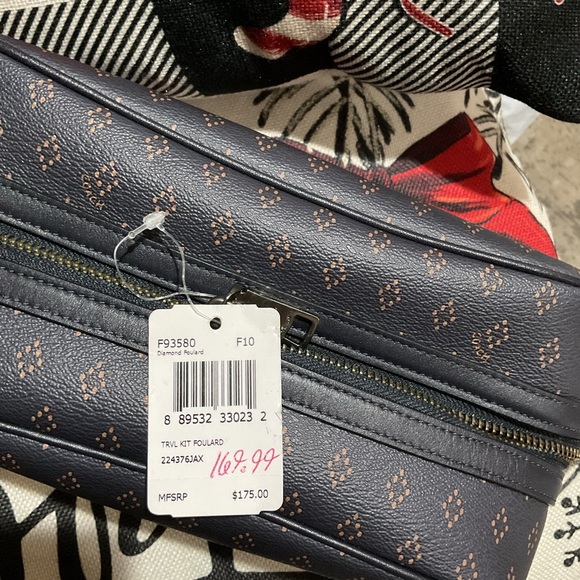 NWT $175 COACH TRAVEL POUCH
IN DIAMOND FOULARD (F93580) - Picture 5 of 12